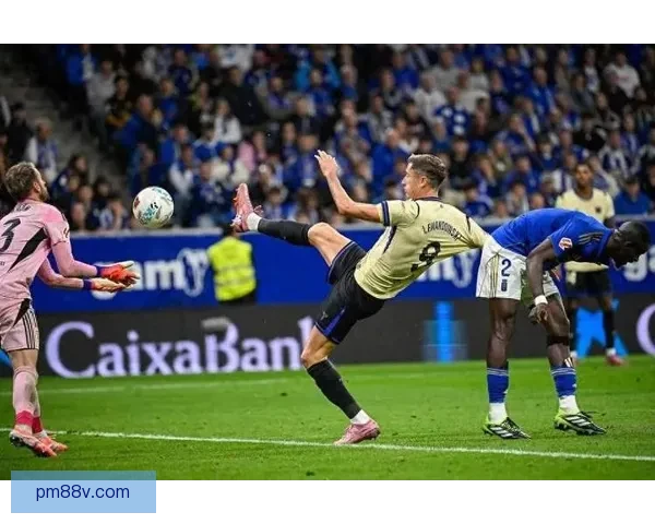 以无点帽子戏法对比梅西42次居首C罗28莱万16次谁是历史第一前锋之争